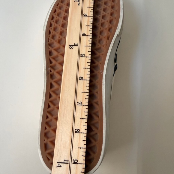 ✨ VANS Black & White Checkered Slip-On Sneakers – Iconic Skate Style ✨ - Picture 6 of 7